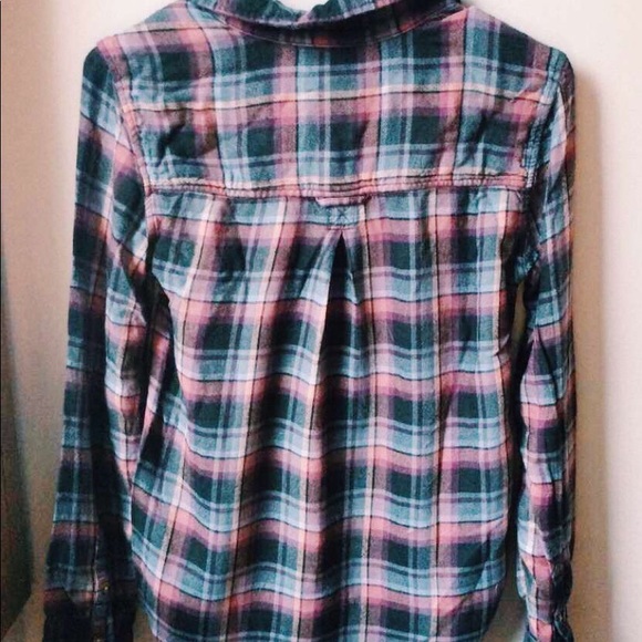 American Eagle so soft boyfriend fit flannel! :) - Picture 3 of 5